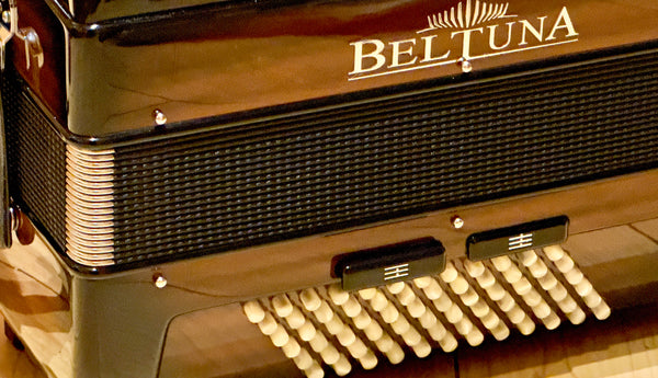 Beltuna Studio III 72b 3 voice piano accordion - second hand