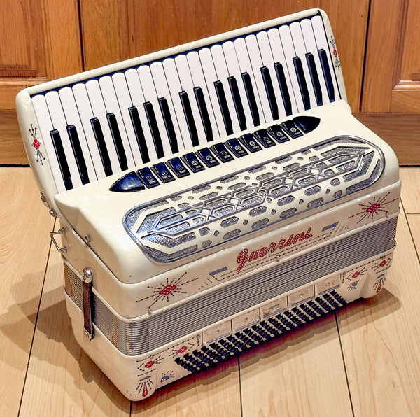 Guerrini 4 voice musette 120 bass piano accordion
