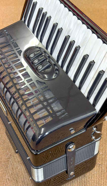 Pigini Preludio P36/2 72 bass piano accordion