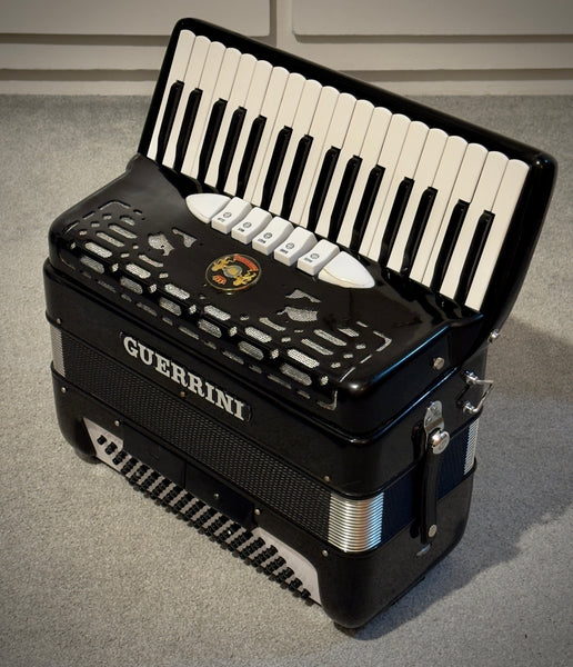 Guerrini 34 key 3 voice 80 bass piano accordion