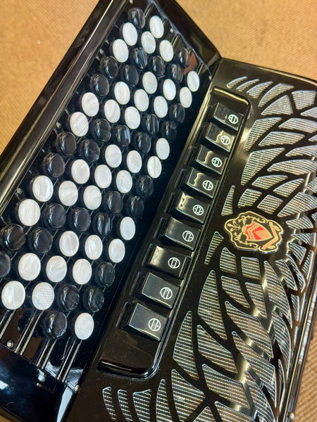 Scandalli Air Junior C - C System 4 voice 96 bass. Second Hand