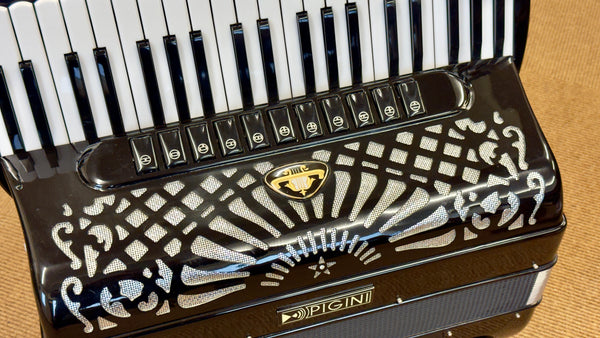 Pigini P118 4 voice musette 120 bass piano accordion - second hand