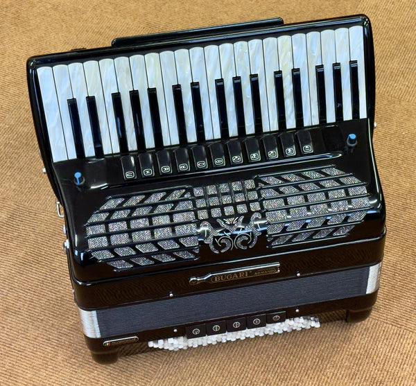 Bugari 251 CHC 4 voice 37 key 96 bass double cassotto piano accordion second hand