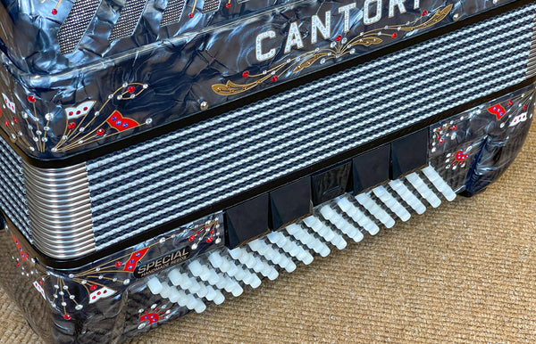 Cantori 4 voice Musette 96 bass 34 key piano accordion hand made reeds