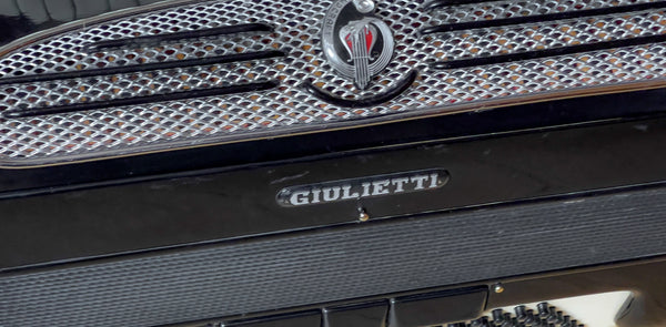 Giulietti Classic 47 4 voice musette 120 bass piano accordion