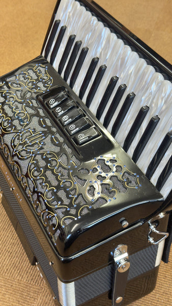 Vignoni Ravel II 3 voice piano accordion - second hand