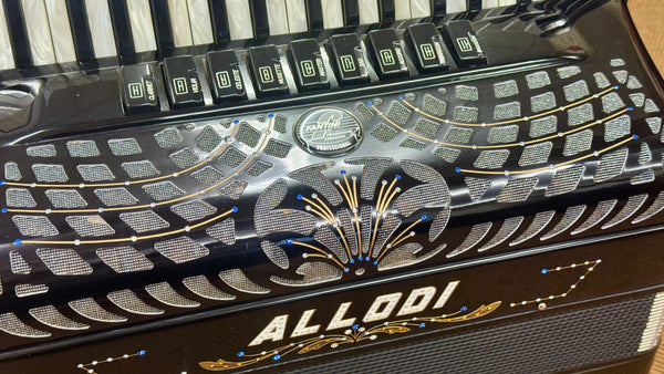 Fantini 37 key 96 bass 4 voice piano accordion second hand