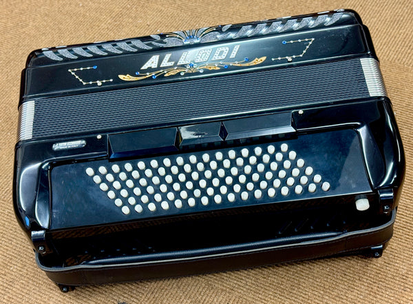 Fantini 37 key 96 bass 4 voice piano accordion second hand