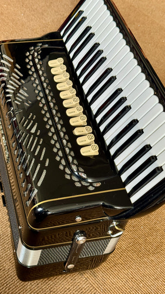 Zero Sette 120 bass 4 voice double octave Piano Accordion - Second Hand - The Reed Lounge