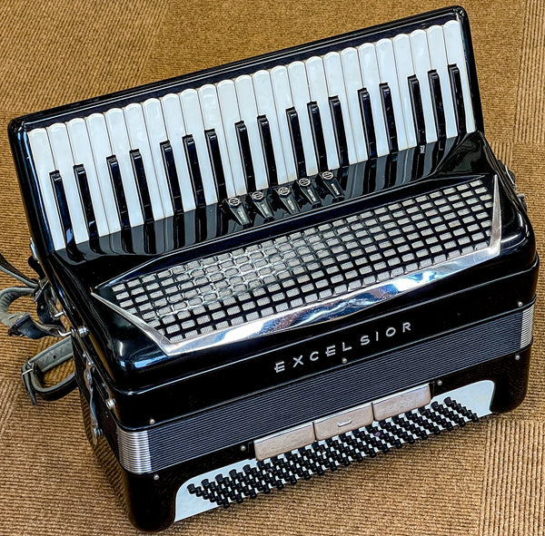 Excelsior Compact 120 bass 3 voice piano accordion